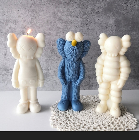 KAWS HAIRY MOLD - gently used - Picture 2 of 4